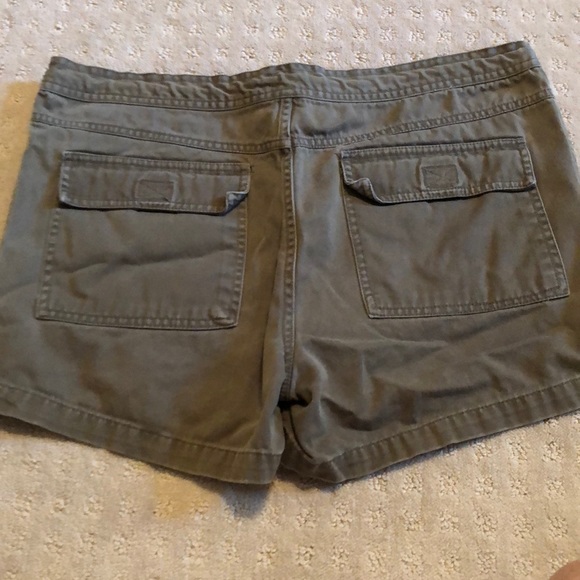 High Waisted Army Green Denim Shorts B1 - Picture 4 of 6